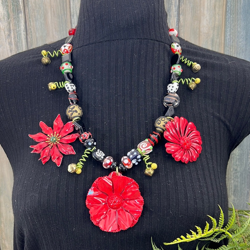 ⭐️Adorned Crown Artisan Assemblage jingle bell poinsettia Christmas necklace - Picture 1 of 11